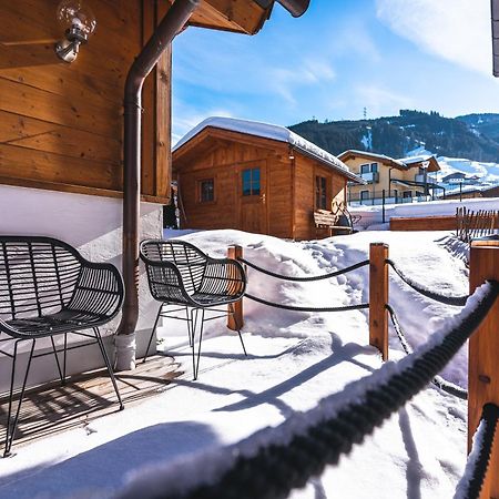 Dorfchalets & Apartments - Authentic Experience In Centre Of Kaprun Including Tauernspa And Summercard Luaran gambar