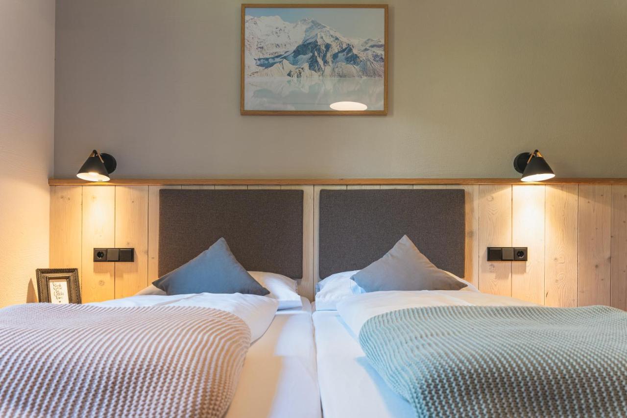 Dorfchalets & Apartments - Authentic Experience In Centre Of Kaprun Including Tauernspa And Summercard Luaran gambar