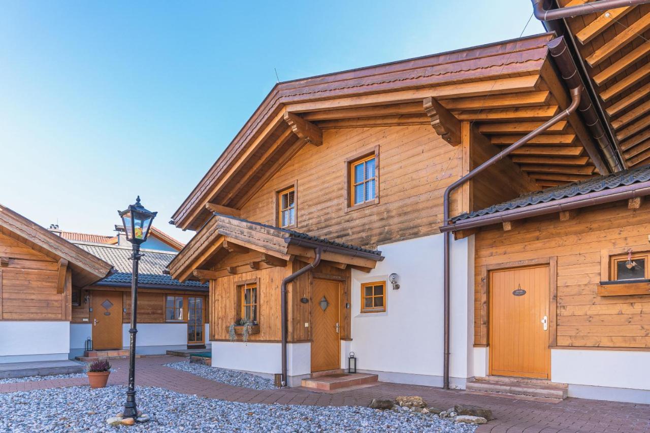 Dorfchalets & Apartments - Authentic Experience In Centre Of Kaprun Including Tauernspa And Summercard Luaran gambar