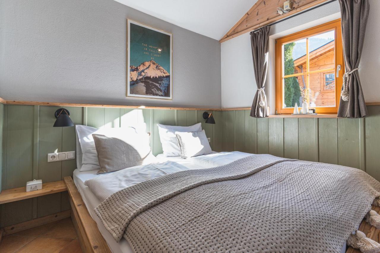 Dorfchalets & Apartments - Authentic Experience In Centre Of Kaprun Including Tauernspa And Summercard Luaran gambar
