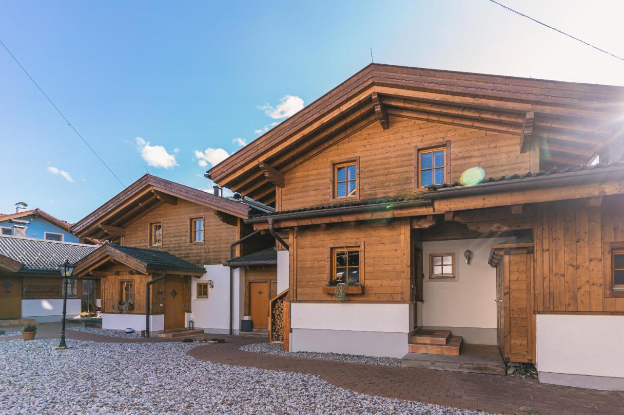 Dorfchalets & Apartments - Authentic Experience In Centre Of Kaprun Including Tauernspa And Summercard Luaran gambar