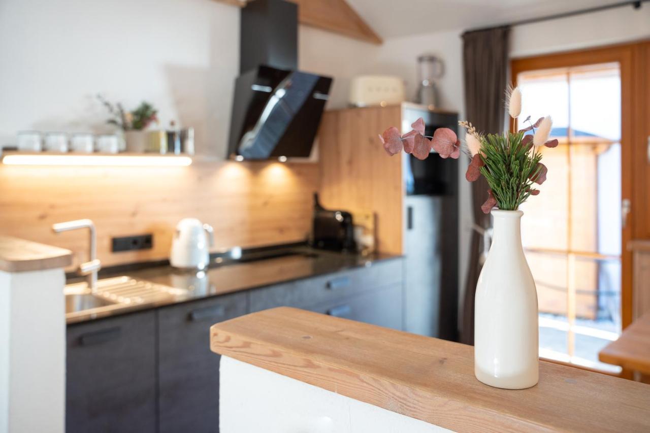 Dorfchalets & Apartments - Authentic Experience In Centre Of Kaprun Including Tauernspa And Summercard Luaran gambar