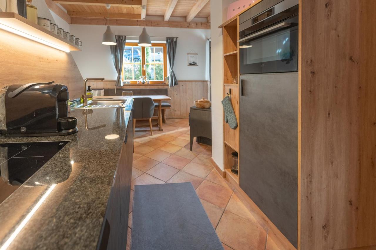 Dorfchalets & Apartments - Authentic Experience In Centre Of Kaprun Including Tauernspa And Summercard Luaran gambar