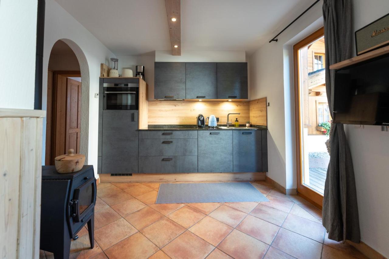 Dorfchalets & Apartments - Authentic Experience In Centre Of Kaprun Including Tauernspa And Summercard Luaran gambar