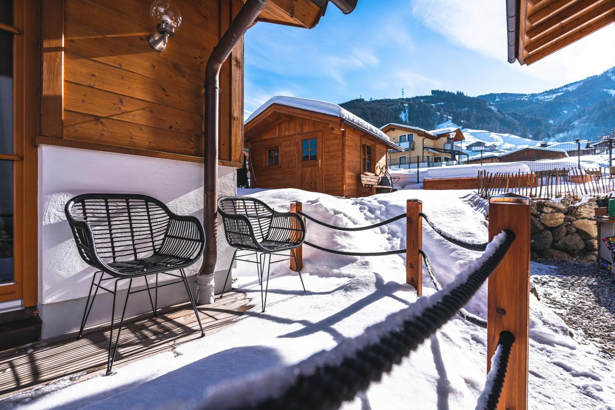 Dorfchalets & Apartments - Authentic Experience In Centre Of Kaprun Including Tauernspa And Summercard Luaran gambar