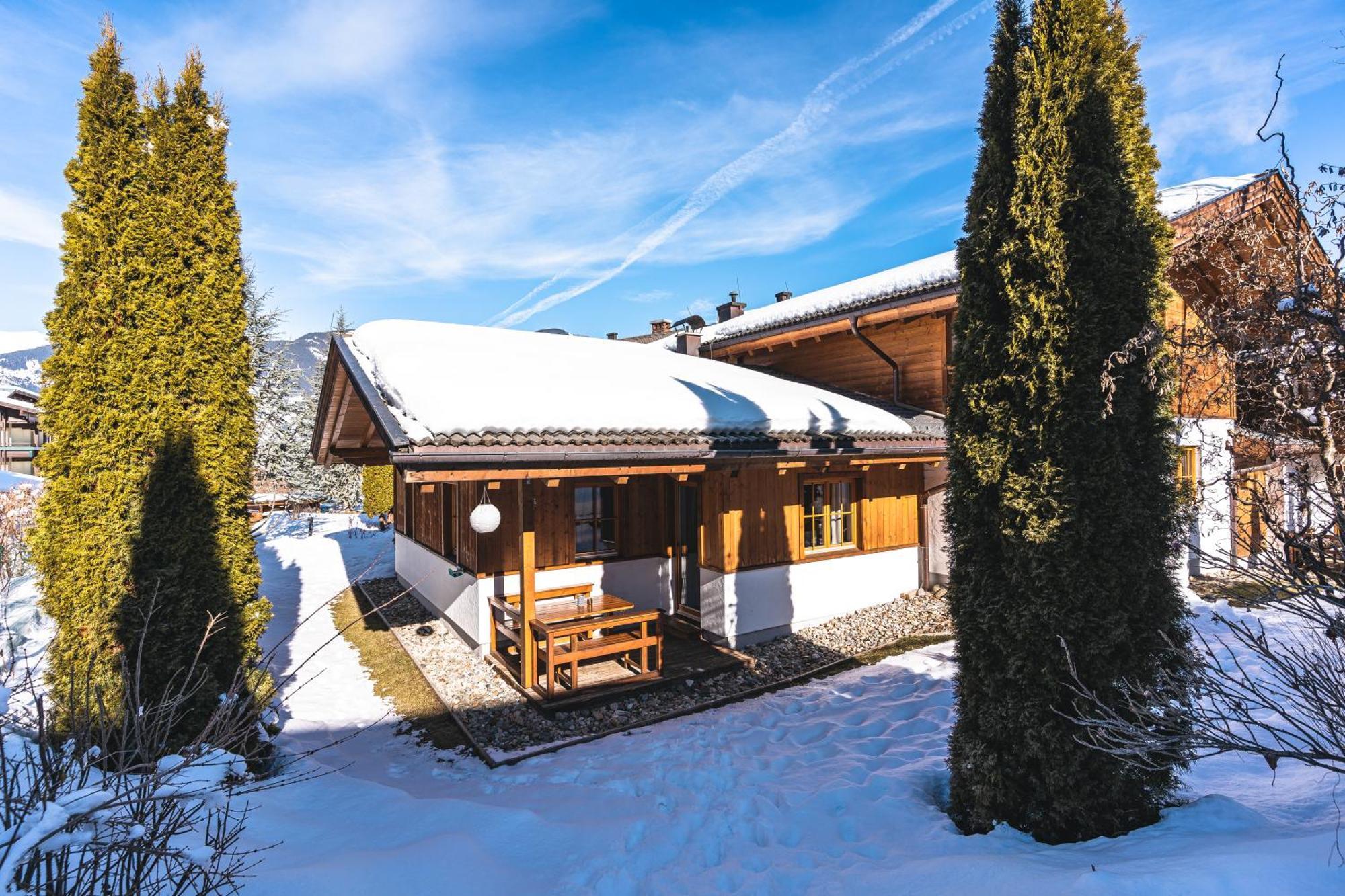 Dorfchalets & Apartments - Authentic Experience In Centre Of Kaprun Including Tauernspa And Summercard Luaran gambar
