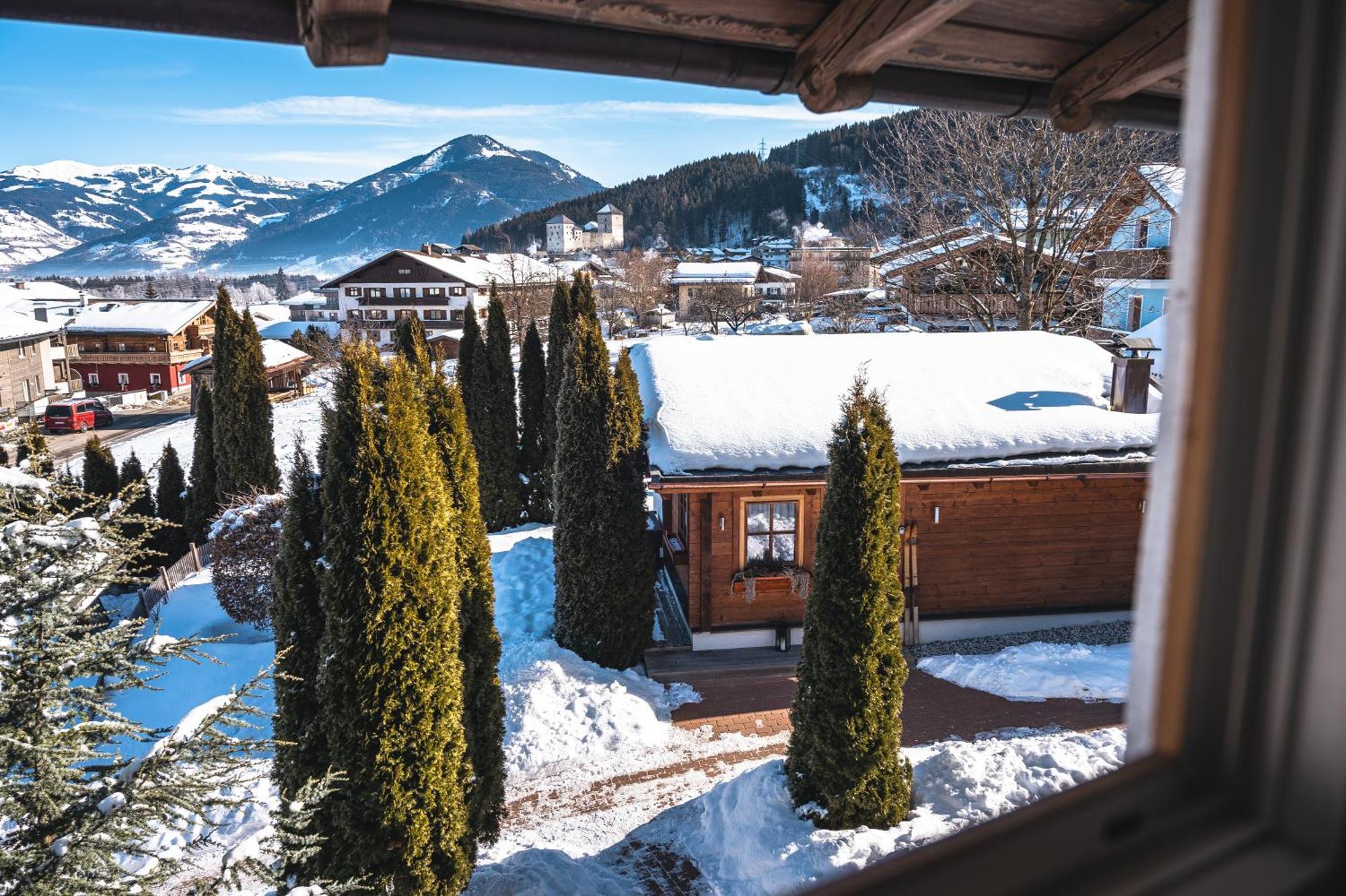 Dorfchalets & Apartments - Authentic Experience In Centre Of Kaprun Including Tauernspa And Summercard Luaran gambar