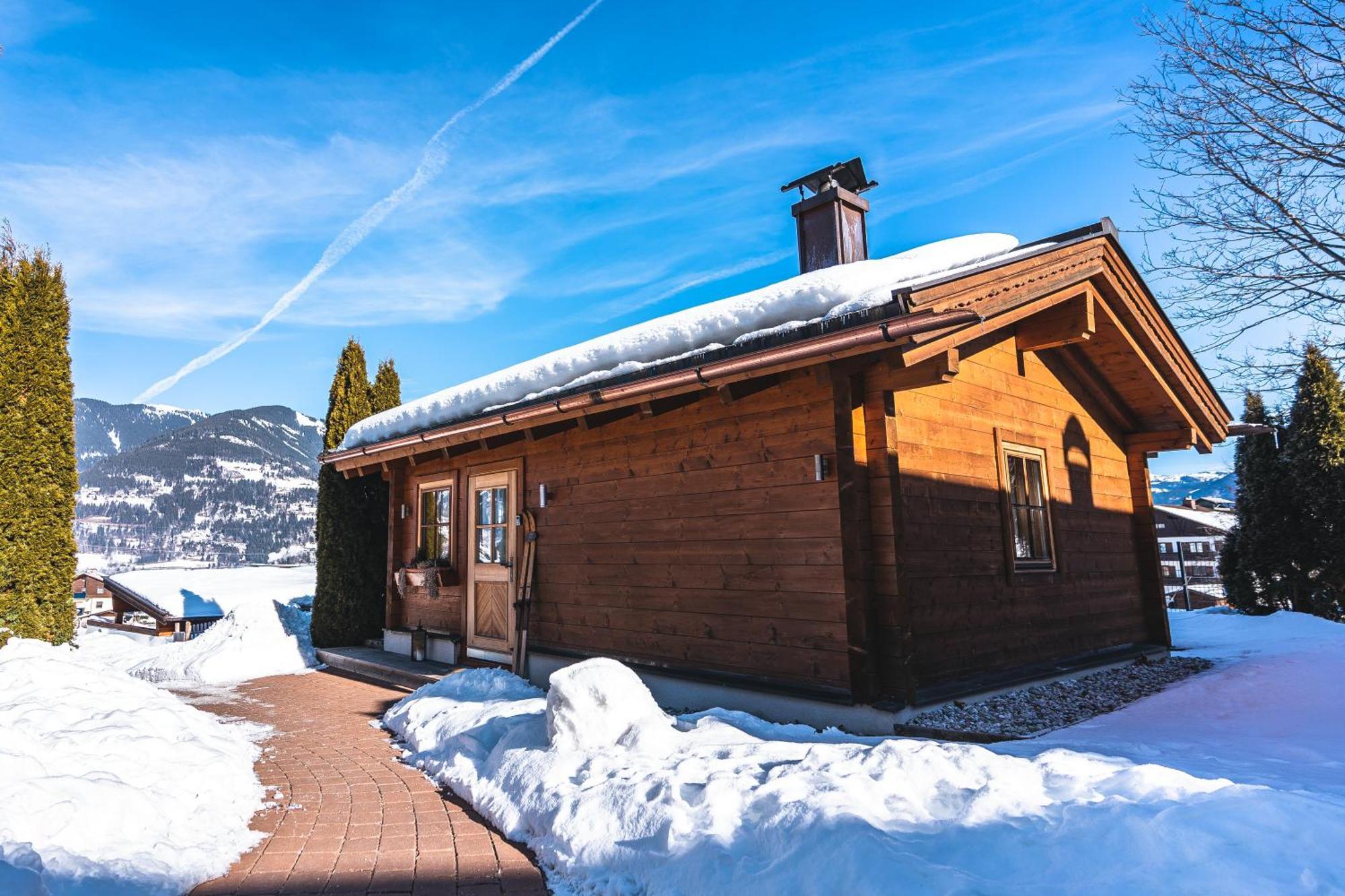 Dorfchalets & Apartments - Authentic Experience In Centre Of Kaprun Including Tauernspa And Summercard Luaran gambar