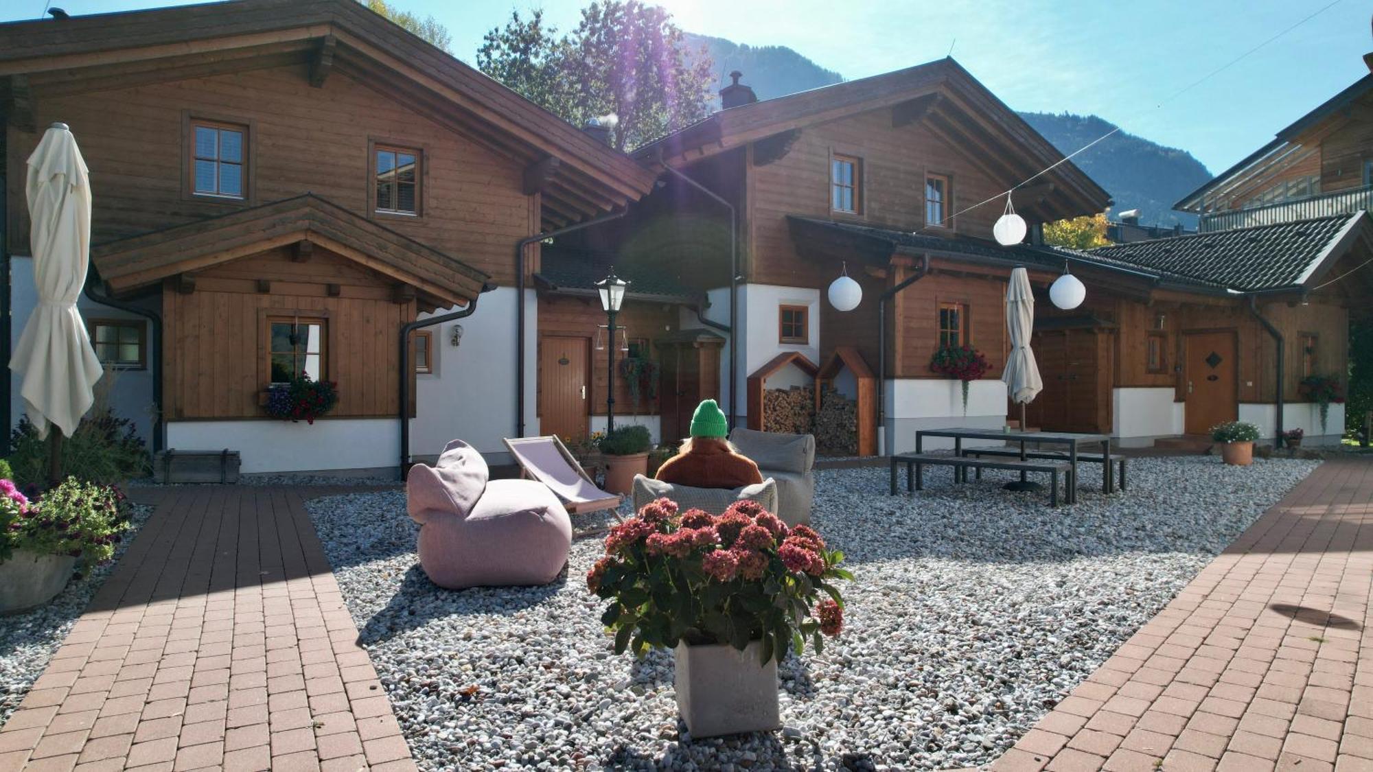 Dorfchalets & Apartments - Authentic Experience In Centre Of Kaprun Including Tauernspa And Summercard Luaran gambar