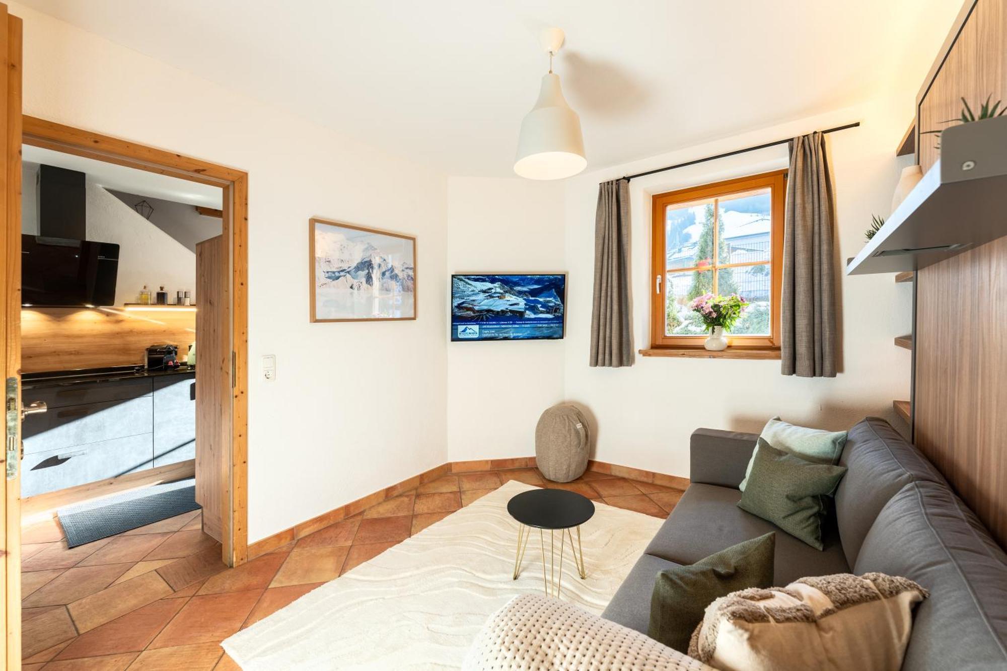 Dorfchalets & Apartments - Authentic Experience In Centre Of Kaprun Including Tauernspa And Summercard Luaran gambar