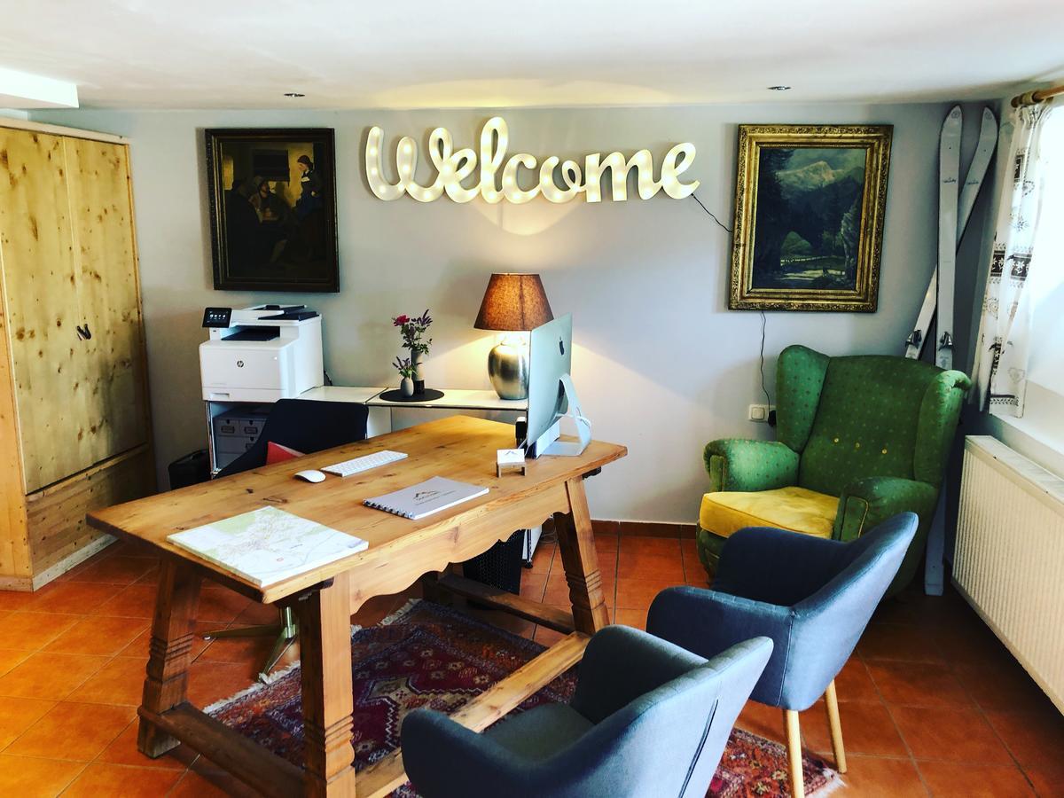 Dorfchalets & Apartments - Authentic Experience In Centre Of Kaprun Including Tauernspa And Summercard Luaran gambar